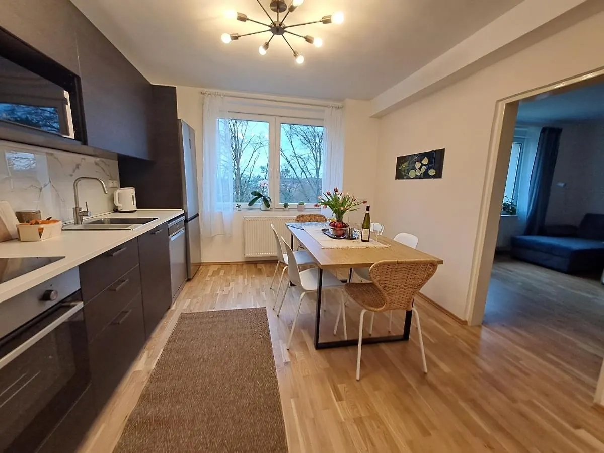 Apartmanovy Dum Se Zahradou V Klidne Casti Prahy Prag