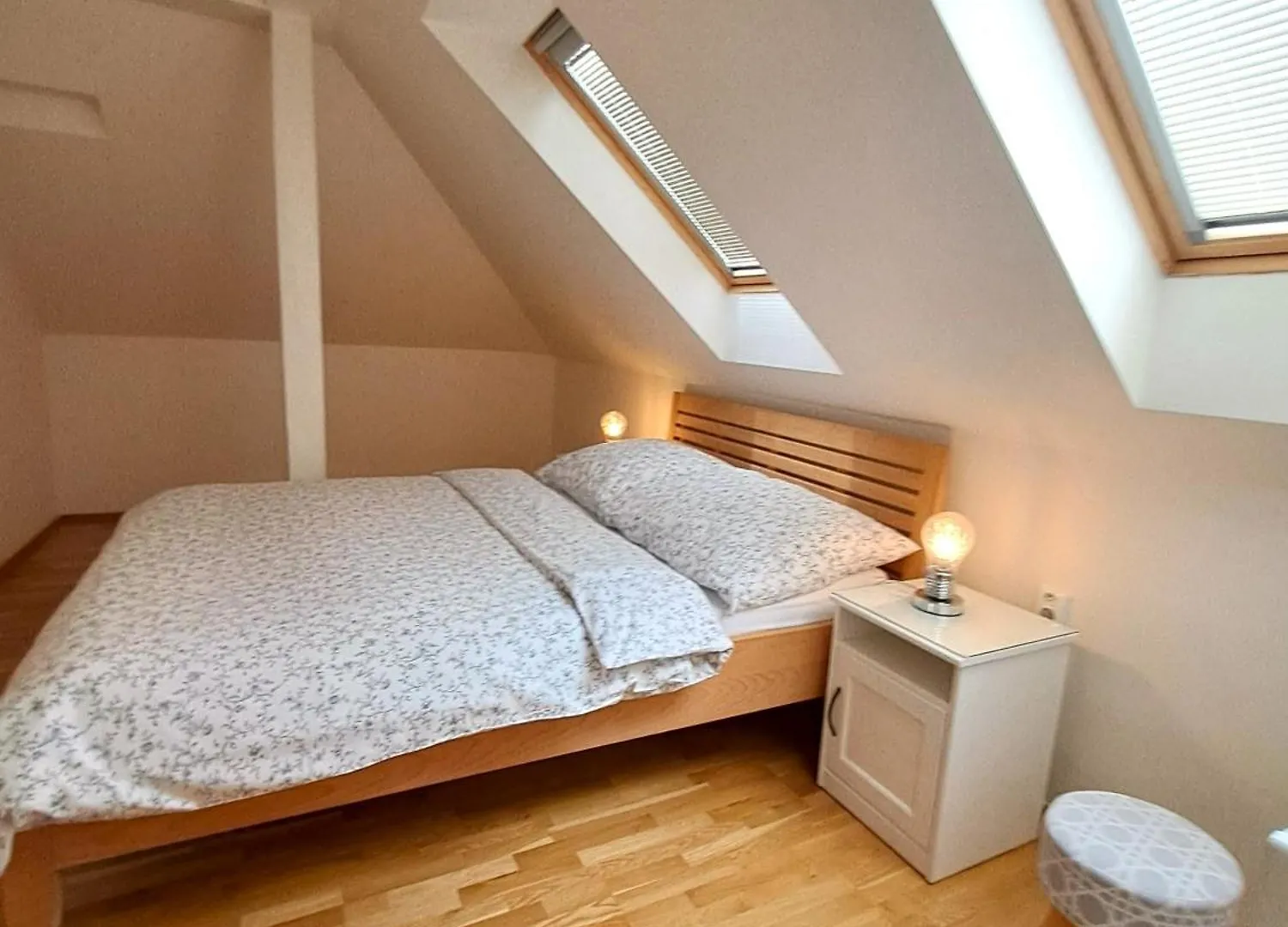 Apartmanovy Dum Se Zahradou V Klidne Casti Prahy Prag 0*,  Tschechische Republik