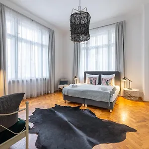  Apartment Charming 1 Bedroom In The Center Of